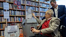 Volby do Poslanecké snmovny Parlamentu eské republiky. Odvolil exprezident...