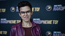 Volební táb pirátské strany. Praha Hl. nádraí, Fantv sál. Olga Richterová....