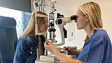 V jednadvaceti letech u Tereza truplová (vlevo) kvli silné krátkozrakosti...