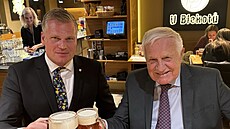 Po úspchu Motorist se jejich pedstavitelé seli na piv s bývalým...