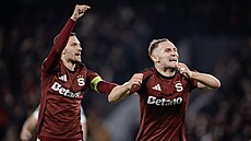 Luká Haraslín a Jan Kuchta slaví tvrtý gól Sparty.
