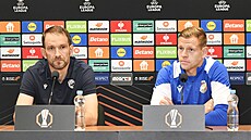 Trenér Marek Bako a Matj Vydra na tiskové konferenci ped utkáním Plzn s...