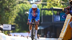 Mathias Vacek dojídí do cíle asovky na mistrovství Evropy.