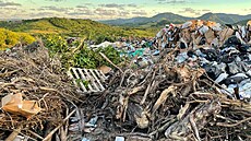 Je to znepokojivé. Odpadu je tu tolik odpadu, e tomu nemohu ani uvit....