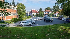 Parkovi�t� u m�stských lázní ve Zlín� (�íjen 2025)