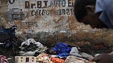 Narkomani bez domova v ulicích jihoafrické Pretorie (5. bezna 2025)