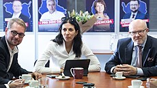 Matj Ondtej Havel, Markéta Pekarová Adamová a Vlastimil Válek na jednání...