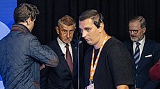 Premiér Petr Fiala a �éf hnutí ANO Andrej Babi� (vlevo) se utkali v p�edvolební debat� CNN Prima News.