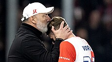 Trenér Slavie Jindich Trpiovský s Lukáem Vorlickým.