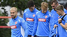 Ondej Lingr (vlevo) bhem tréninku ped kvalifikaním zápasem proti...
