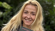 Kateina Kaparová se svým kniním debutem. (8. íjna 2025)