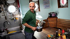 Skupina plující lodí Avontuur z Lisabonu do Brazílie.  (8. íjna 2025).