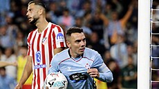 Úto�ník Celty Vigo Iago Aspas slaví gól do sít� Atlética Madrid.