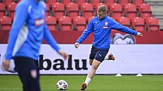 eský útoník Matj Vydra na tréninku ped utkáním proti Chorvatsku.