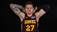 Vít Krej�í z Atlanta Hawks pózuje b�hem mediálního dne.