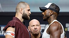 Ji�í Procházka (vlevo) a Khalil Rountree Jr. se chystají na vzájemný souboj....