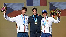 Francouzského ampiona Titouana Castrycka doplnili na stupních vítz dva etí...