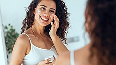 Podzimní pé�e o ple� aneb Jak bojovat se suchostí, �upinkami a unaveným vzhledem