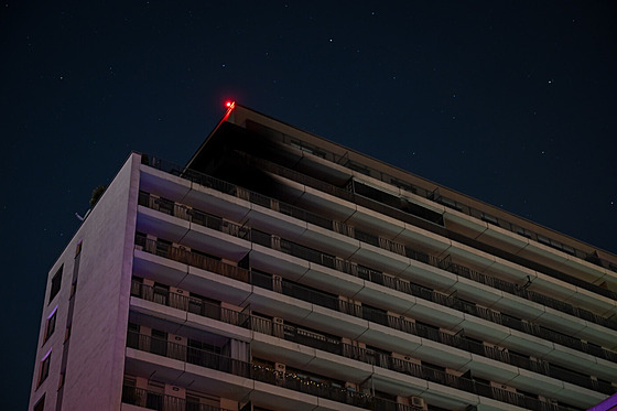 Poár v jednom z byt v ulici v bratislavské tvrti Ruinov (12. íjna 2025)