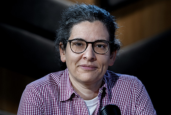 Hostem po�adu Rozst�el je Irena Kalhousová, �editelka Herzlova centra...