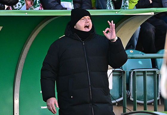 Jaroslav Veselý, kou fotbalových Bohemians, bhem utkání s Plzní.