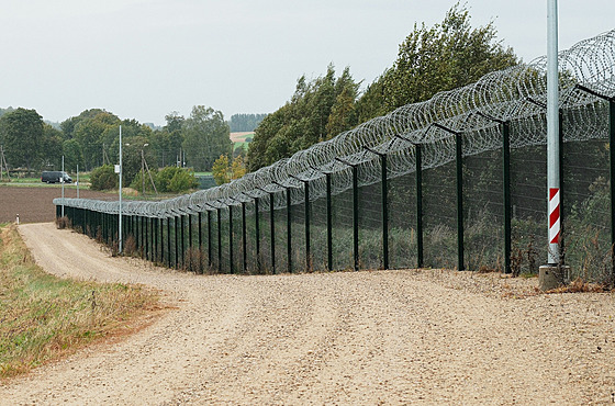 Hranice Estonska a Ruska poblí estonského msta Vinski. (15. záí 2025)