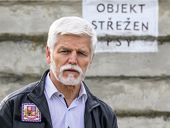 Prezident Petr Pavel nav�tívil b�hem cesty po Ústeckém kraji 4. brigádu...