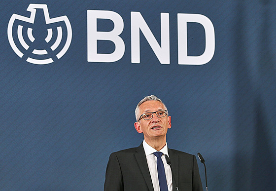 éf nmecké rozvdky BND Martin Jagër pi veejném slyení éf tí nmeckých...