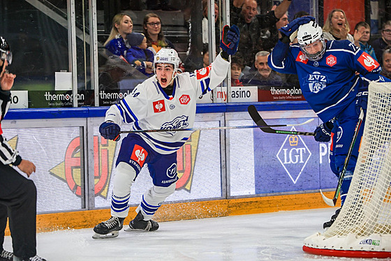 David Moravec mladí slaví premiérový zásah v dresu A mustva Komety Brno v...