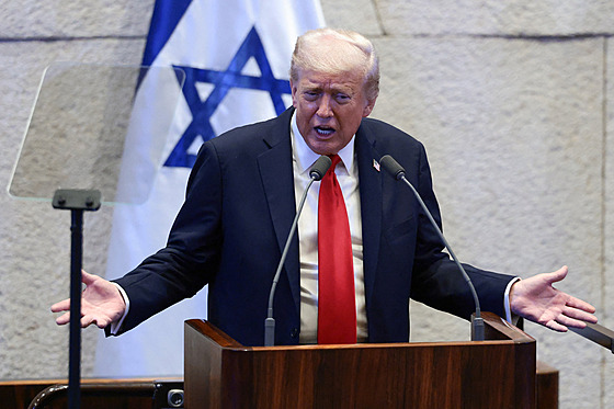 Americký prezident Donald Trump pi projevu v izraelském Knesetu (13. íjna...