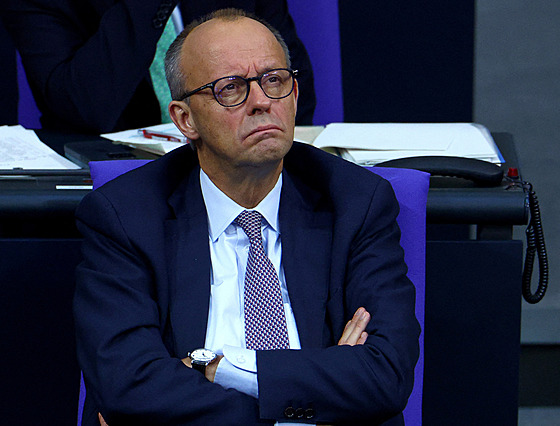 N�mecký kanclé� Friedrich Merz v Bundestagu (16. �íjna 2025)