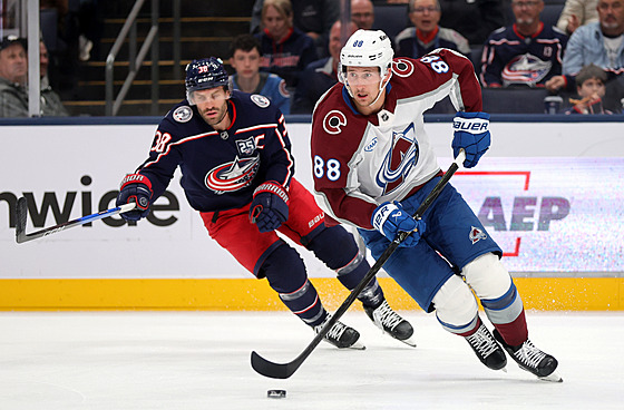 Martin Neas s pukem na holi vymýlí útok.