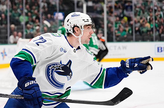 Filip Chytil slaví branku proti Dallasu.