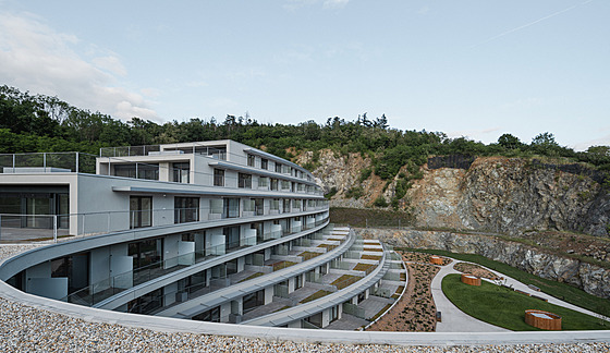 Krajináské eení respektuje vegetaci skalních stn, ponechává ásti pirozen...