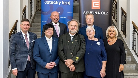 Laureáti Ceny hejtmana za rok 2024 s hejtmanem Richardem Brabcem.