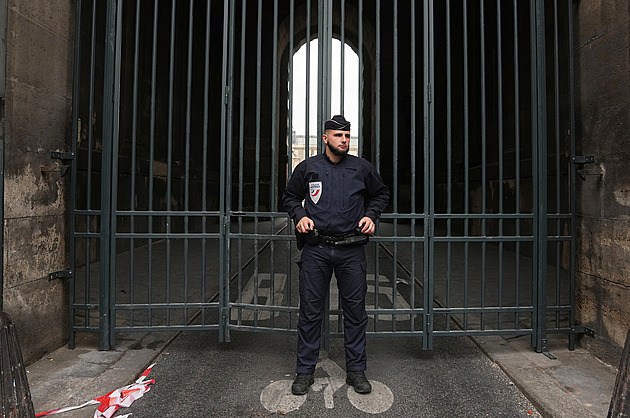 Filmaři rychlejší než policie? Dokument vylíčil loupež v Louvru měsíc po události