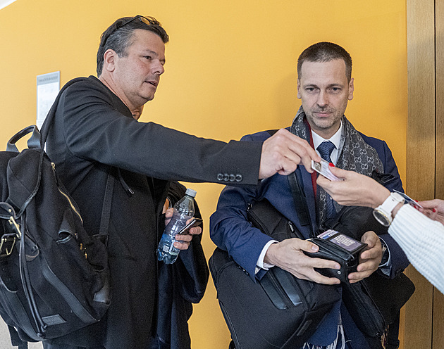 Kauza údajného vydírání v IKEM pokračuje. Nespím, vypovídá poškozený Pirk