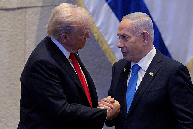 Netanjahu požádal izraelského prezidenta o milost. Je to v zájmu lidu, uvedl