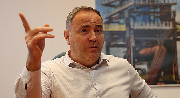 Výroba i propouštění. Snem je elektrická oblouková pec, říká generální ředitel Nové huti