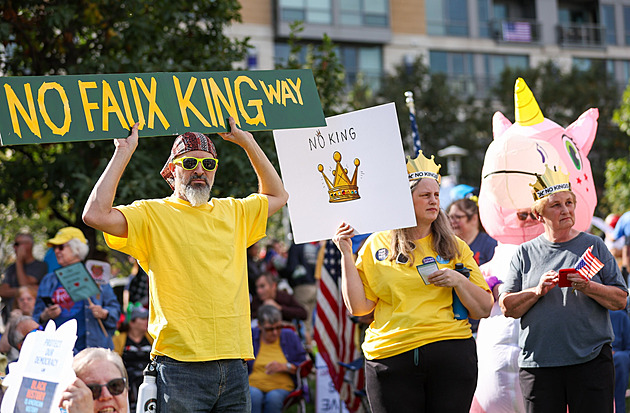V Americe protestoval rekordní počet demonstrantů. Ale kde je opozice vůči Trumpovi?