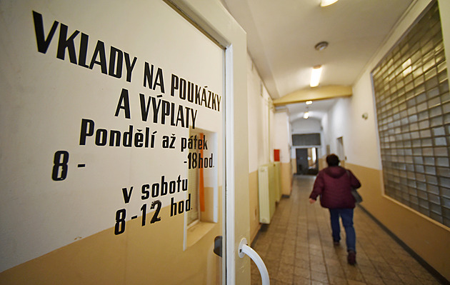 Pošta v Třebíči proslula neobjasněnou velkou loupeží. Teď dům hrůzy opustila