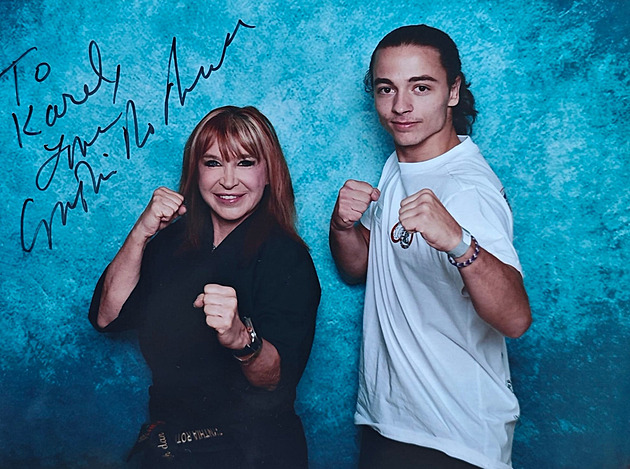 Český Jackie Chan oslnil na plese akční scénkou: Snad bude očko při maturitě