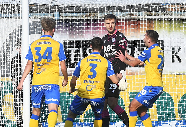 Velká teplická premiéra. Rapper Katannah vystoupí o přestávce zápasu s Plzní