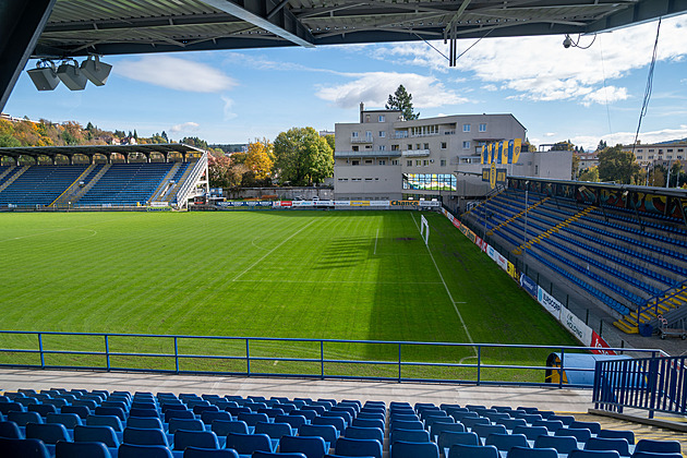 Tribuny na fotbalovém stadionu ve Zlín (13. íjen 2025)