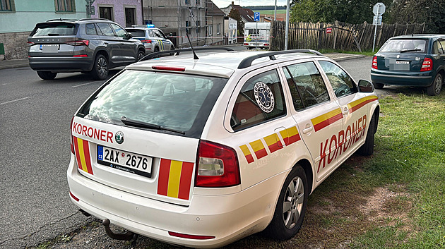 Majitel domu pobodal nájemníky, pak zabil sebe. Policie popsala hrůzu na Rakovnicku