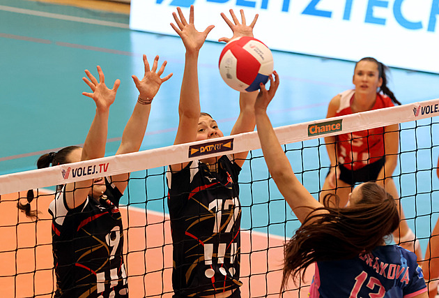 Doma trápení, v Evropě výhra. Ostravanky zvládly úvod poháru, raduje se i Prostějov