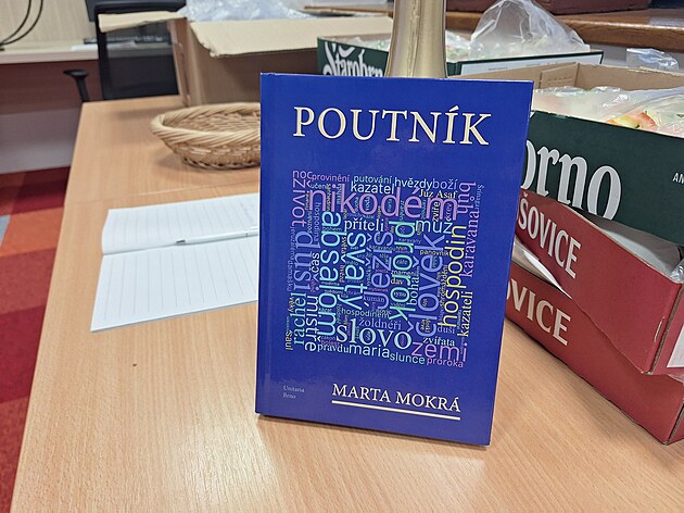 Marta Mokrá ve 104 letech vydala svj román Poutník. Pojednává o Jeíovi,...