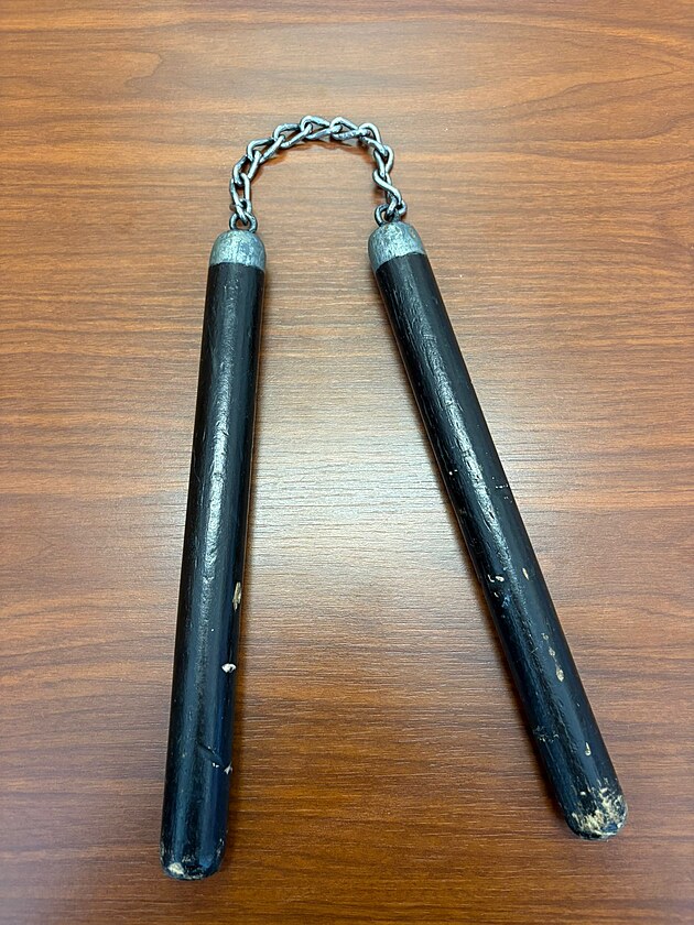 Pi jednom z útok devatenáctiletý mladík pouil i nunaky. Ml je u sebe i pi...