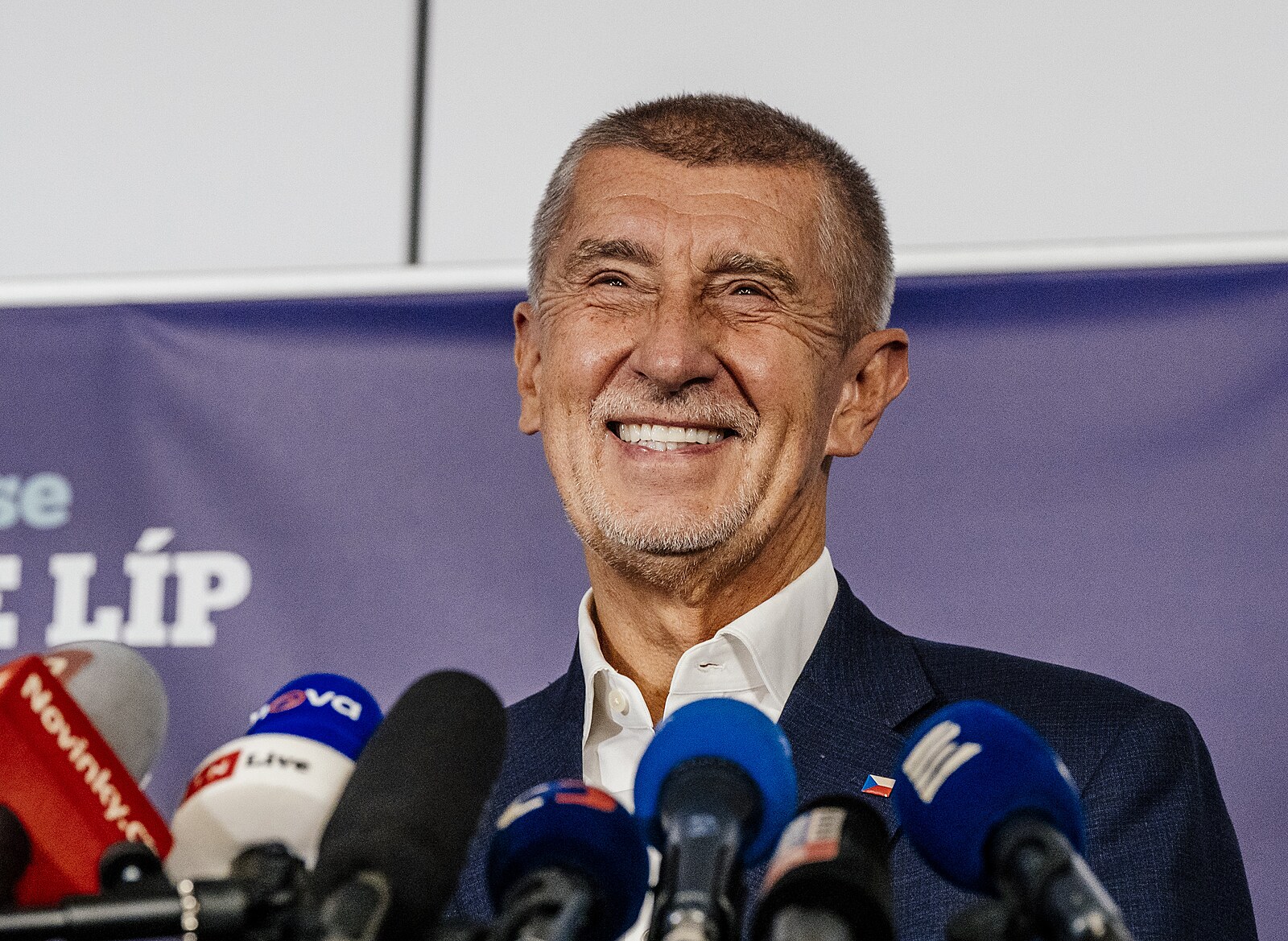 Zahraniční politika překvapila, Motoristé a SPD ostrouhali, hodnotí program experti