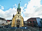 Kostel Nanebevzet Panny Marie v st nad Labem m novou fasdu. (jen 2025)